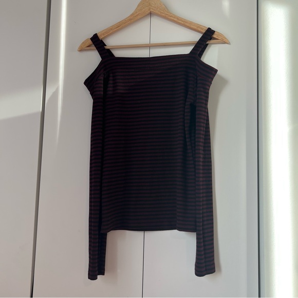 Aeropostale, purple, pink, black, cold, shoulder, sexy, cut out top - Picture 4 of 5